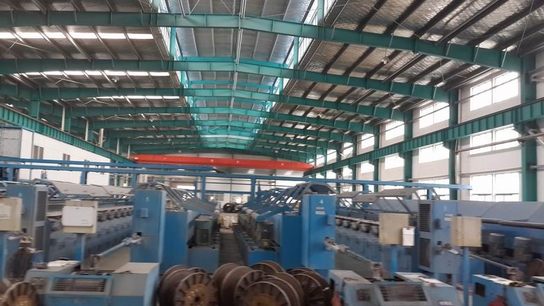 Bronzeie o baixo fio de aço carbono revestido 165mmHT para o pneumático dos veículos