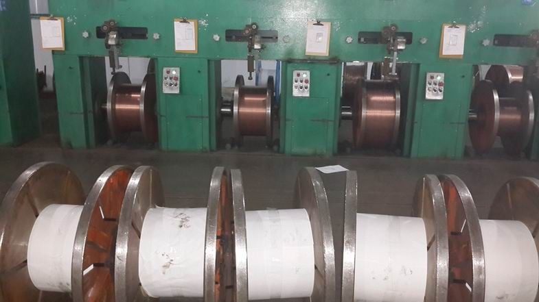O baixo bronze do fio de aço carbono revestiu 036gkg para a borda do pneu
